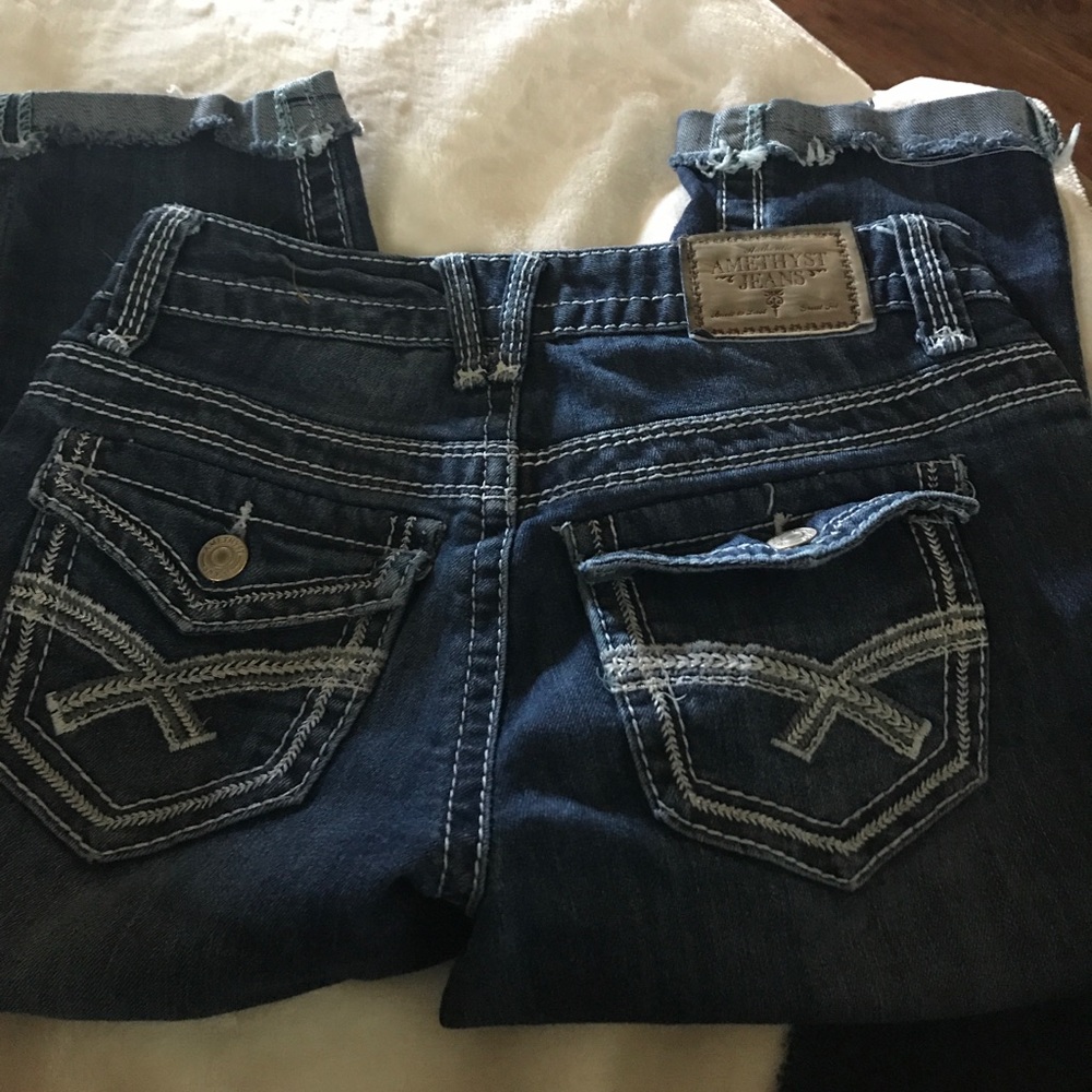 Amethyst size 0 capris great condition