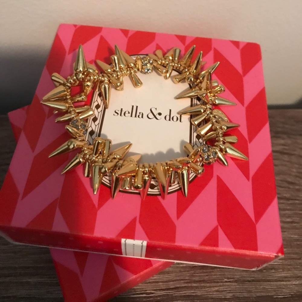 NIB- Renegade Cluster Gold Bracelet