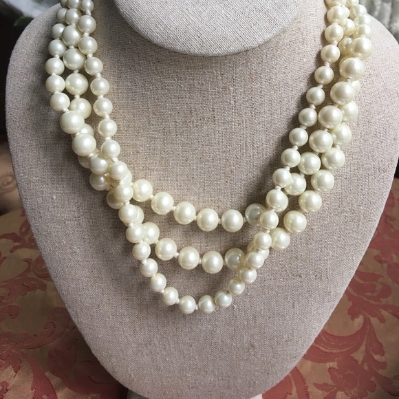 Starlet Pearl Necklace - Picture 3 of 4