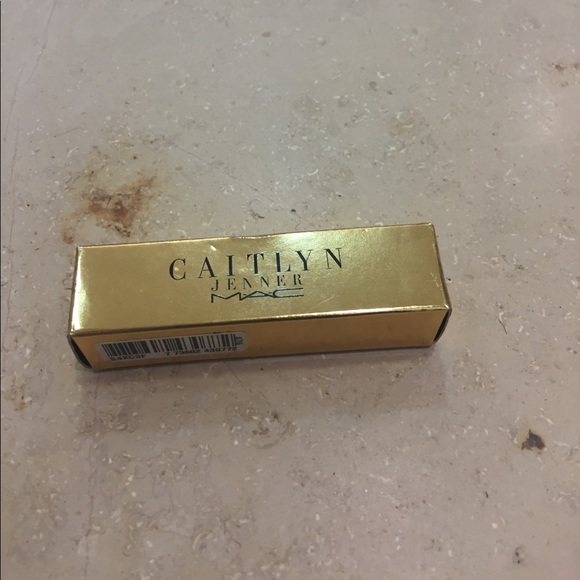 MAC Lipstick - Picture 1 of 4