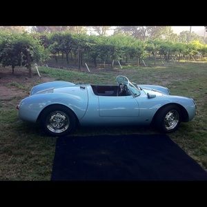 Meet your Posher, Lavelle