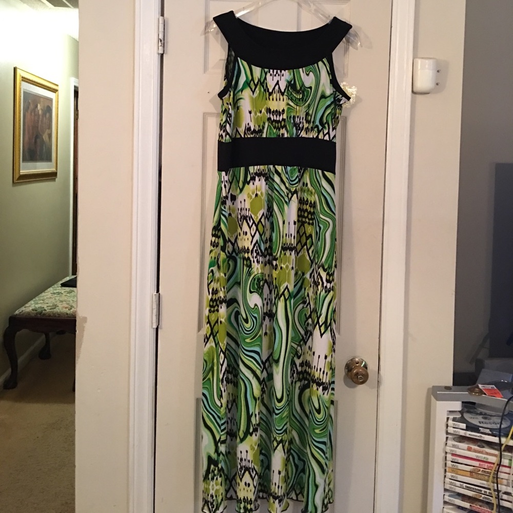 Maxi Dress Size M