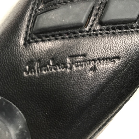 Ferragamo Black Flats NWOT - Picture 3 of 5