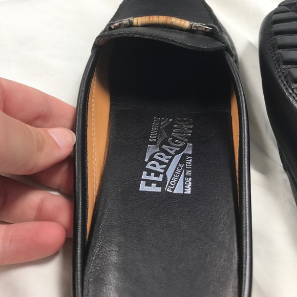 Ferragamo Black Flats NWOT - Picture 4 of 5