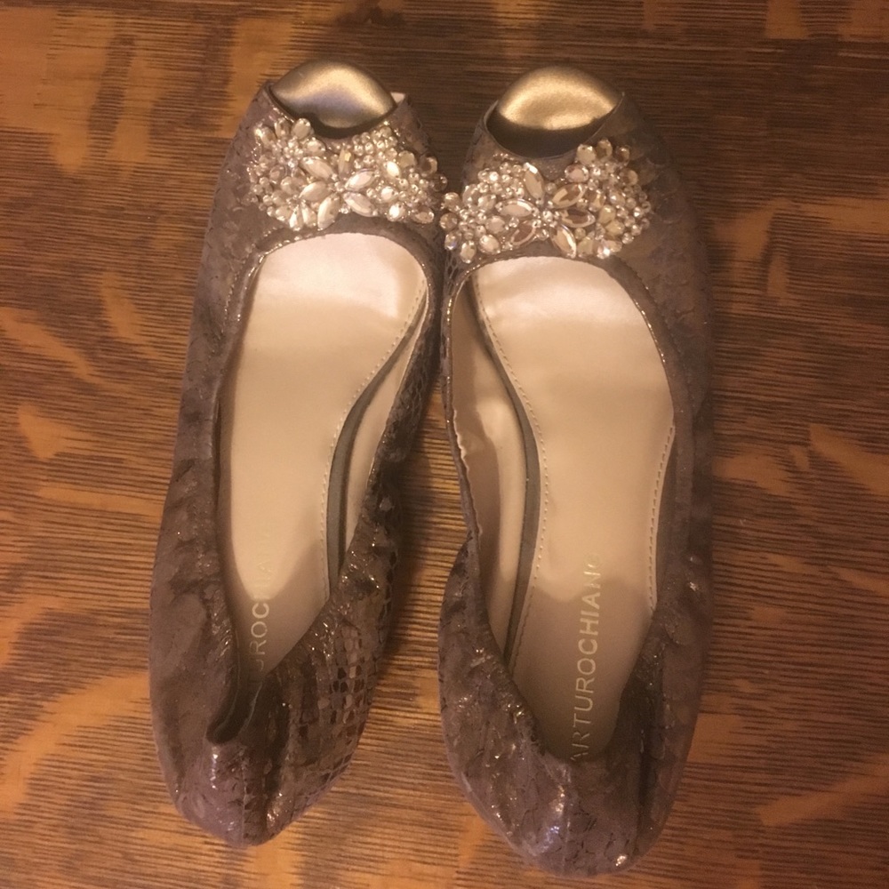 Open toed ballet flats