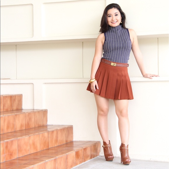 Forever 21 Pleated Skirt - Picture 4 of 5