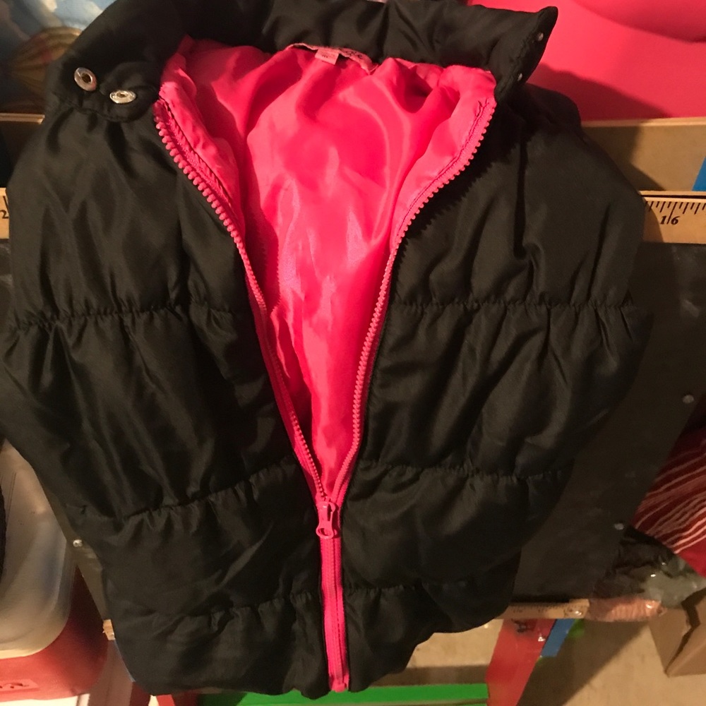 Size XL black vest