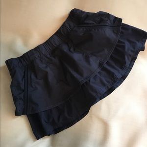 Lululemon skirt M 8 black with pockets run tennis
