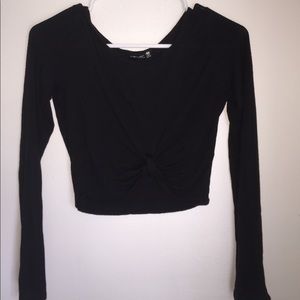 Black long sleeve crop top