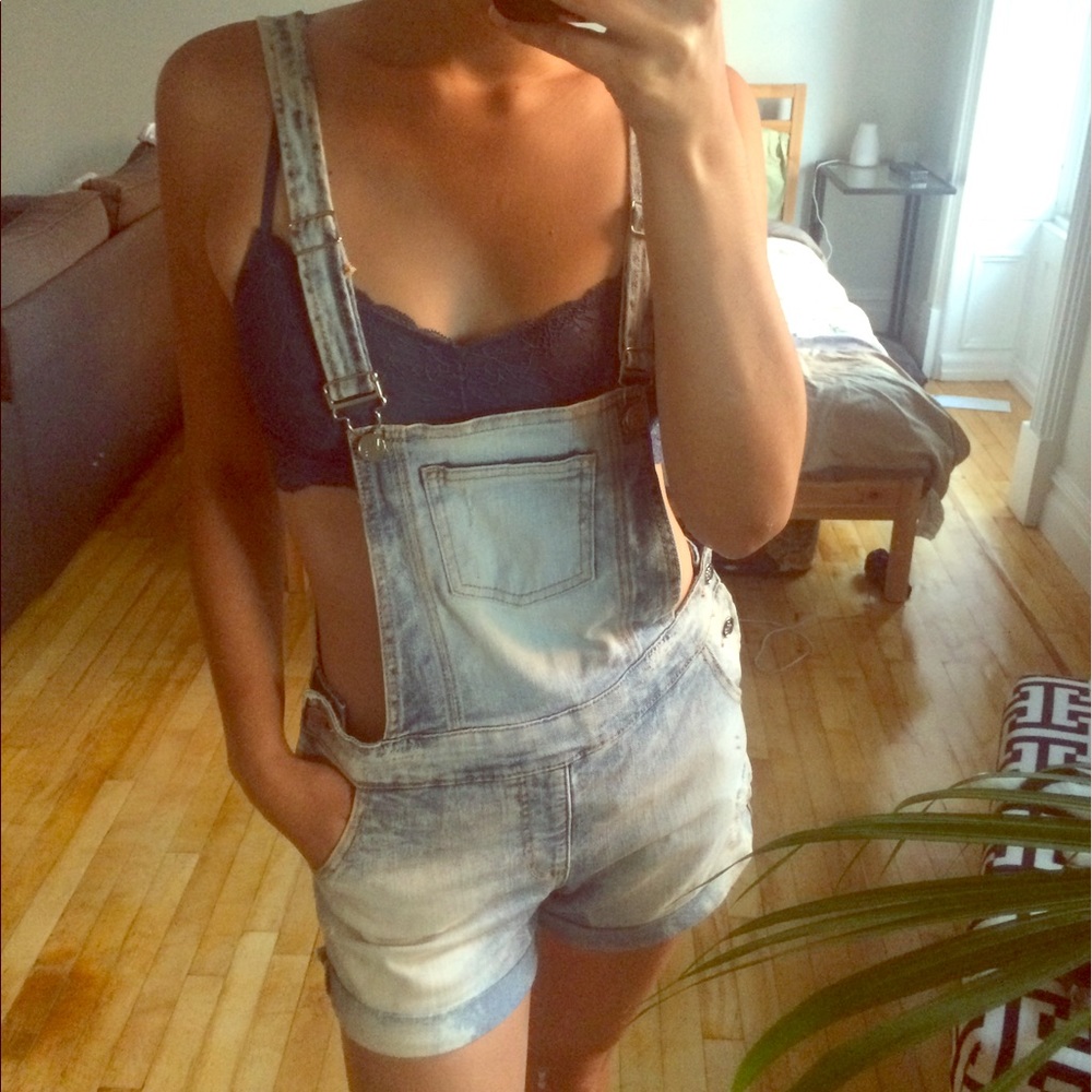 🎉2HP🎉 Bebe Overall Shorts