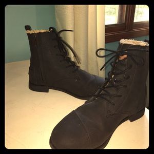 Toms fur lined boots
