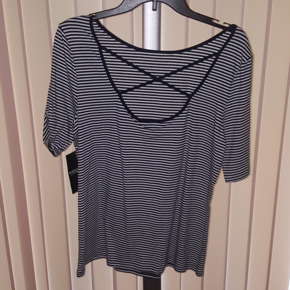 AMERICAN LIVING SHORT SLEEVE V-NECK