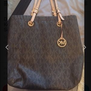 Michael Kors Leather Tote Bag in Dark brown