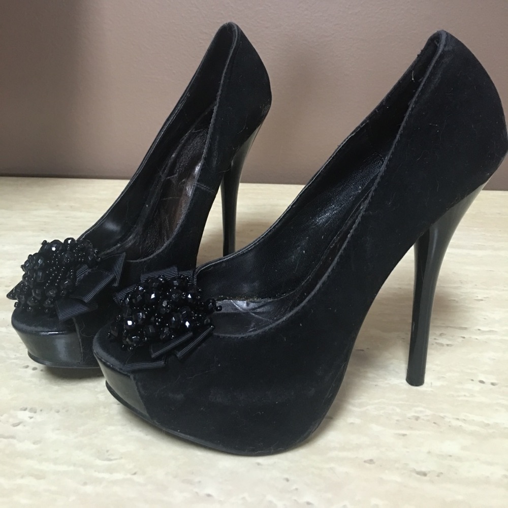 Cute black heels