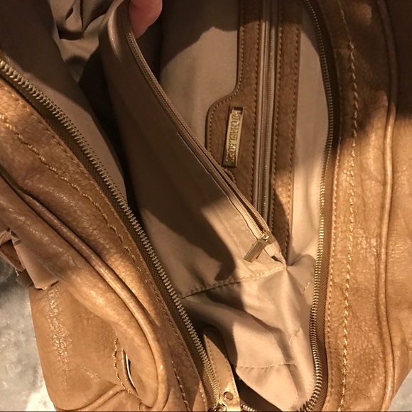 Michael Kors Bag - Make an offer!!!! - Picture 4 of 7