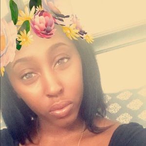 Meet your Posher, Alecha