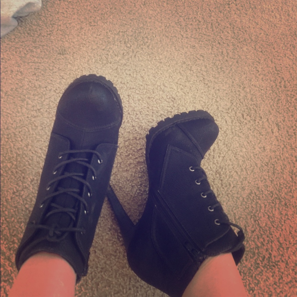 Heeled booties