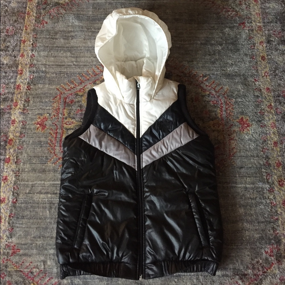 Womens Adidas Puffer Vest. Size medium.