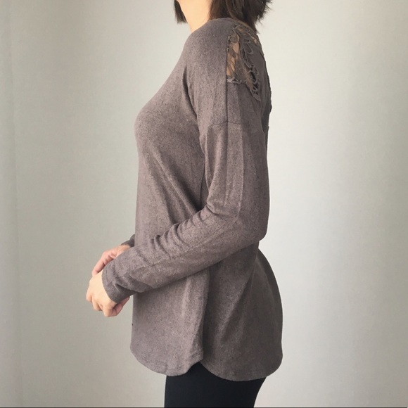 Soft comfy back detailing tunic top - Picture 3 of 5