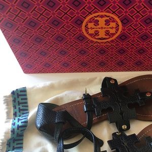 EUC Tory Burch Phoebe Flat Thong Sandal size 7.5