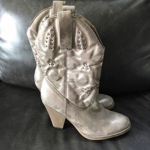 Champagne metallic cowgirl boots
