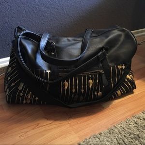 Cute Gold arrow duffle bag