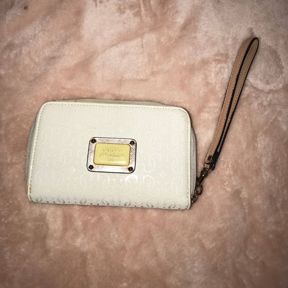 guess wallet
