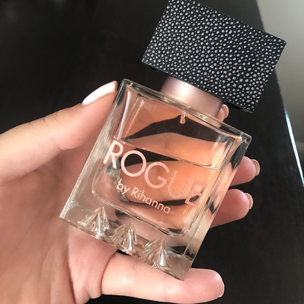 Rogue by Rihanna perfume