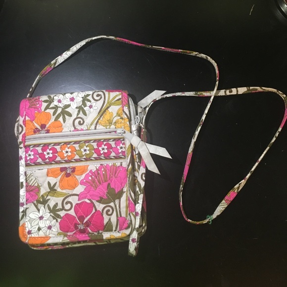 Vera Bradley cross body and wallet - Picture 1 of 7