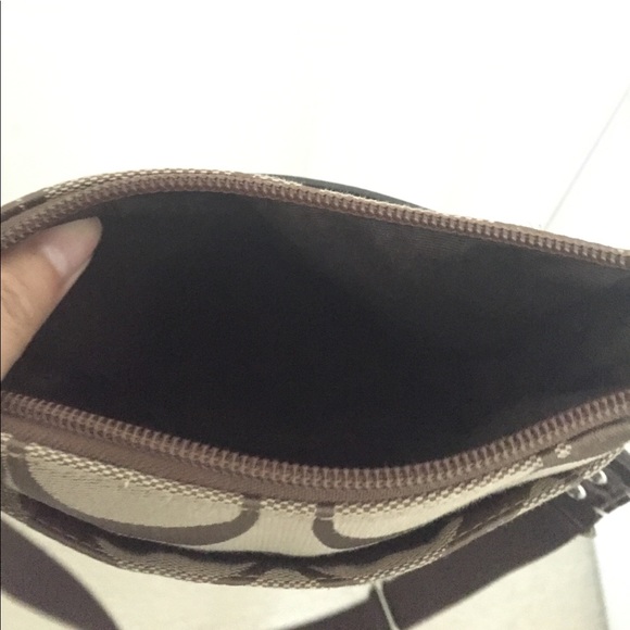 Brown Coach cross body - Picture 2 of 3