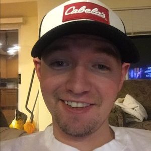 Meet your Posher, Levi