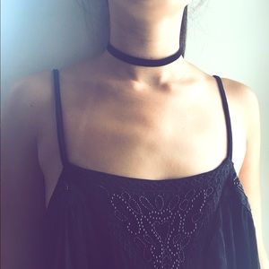 Black velvet choker
