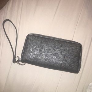 Black wristlet