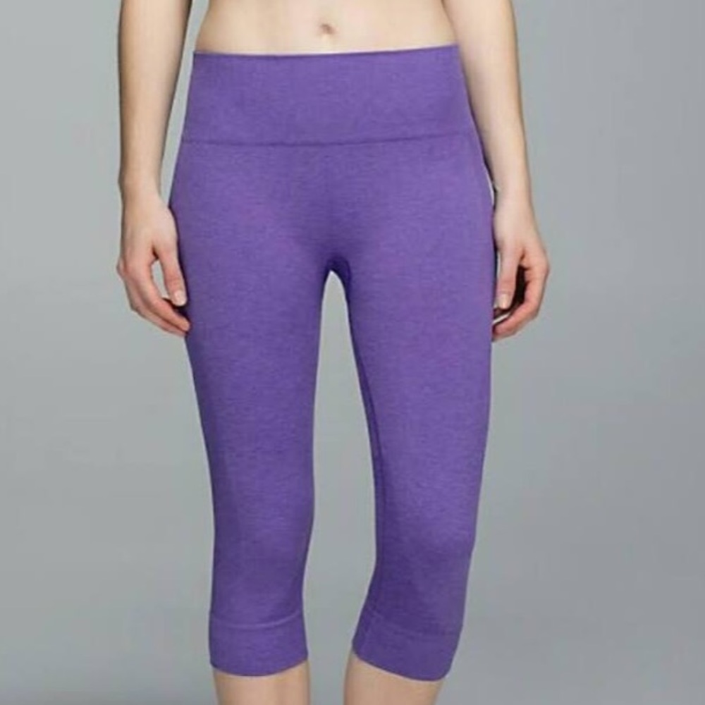 New Lululemon purple seamless crop pant