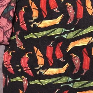 LuLaRoe OS Peppers Leggings