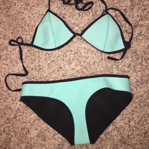 Triangl swimsuit - Picture 1 of 1