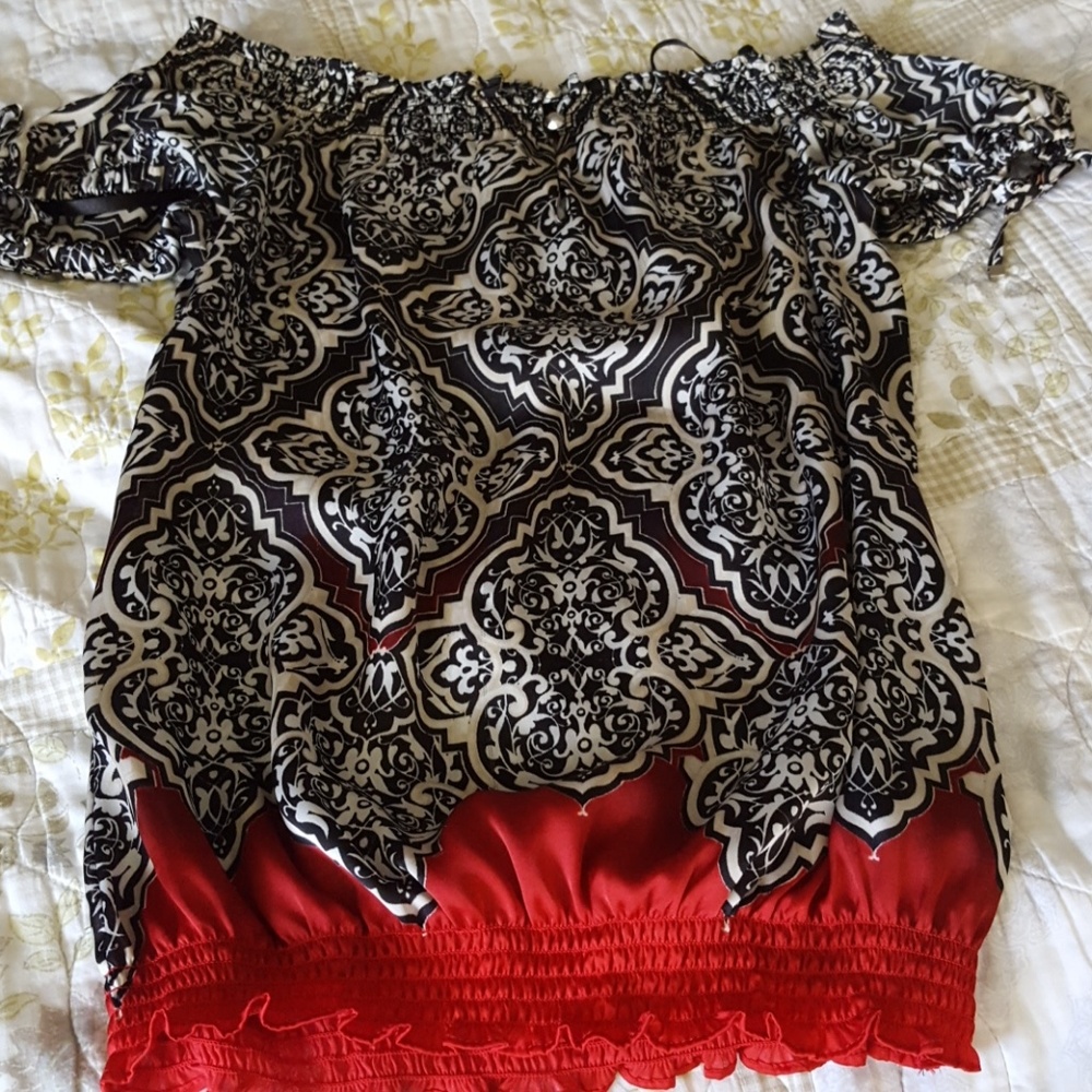 Beautiful White House Black Market top.