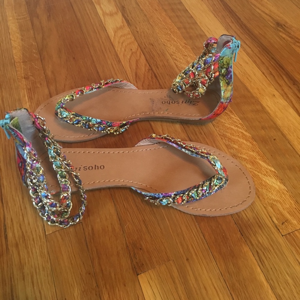 Colorful chain around ankle sandal