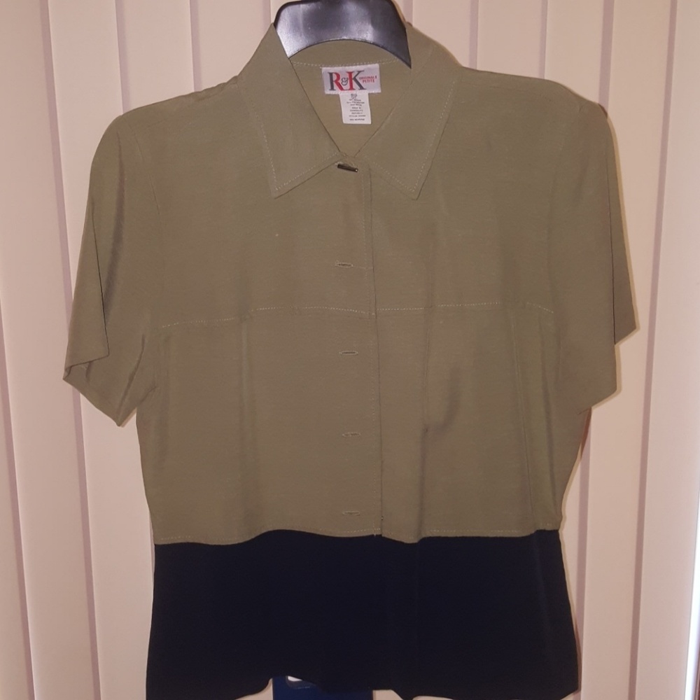 R&K ORIGINALS PETITE BUTTON DOWN SHORT SLEEVE