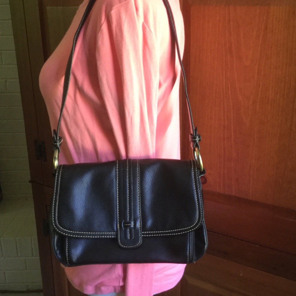 Villager, black shoulder bag