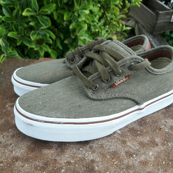 Vans - Picture 2 of 5