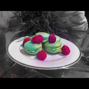 Meet your Posher, Yoali