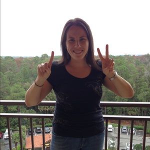 Meet your Posher, Emilie