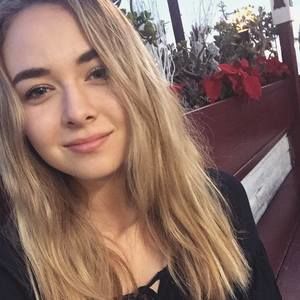 Meet your Posher, Phoebe