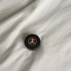 Anastasia Beverly dipbrow pomade in dark brown
