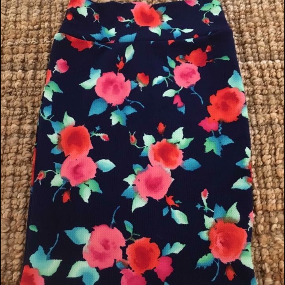 LulaRoe Floral Cassie