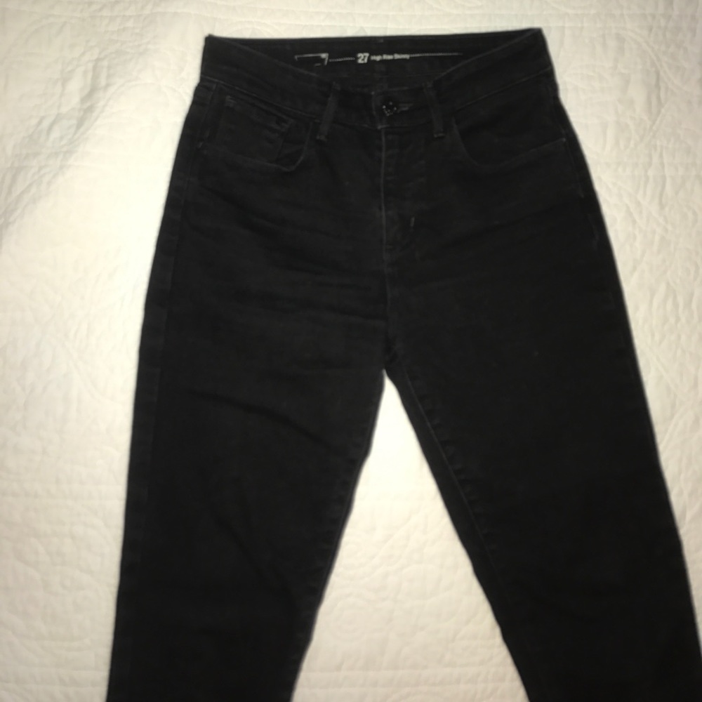 High wasted black Levi's