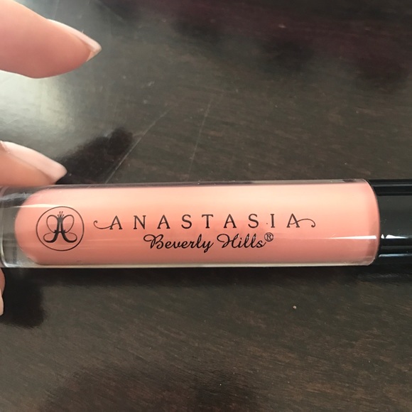 Amazon.com: Anastasia Beverly Hills - Lip Gloss - Coral  Anastasia Beverly Hills Lip Gloss