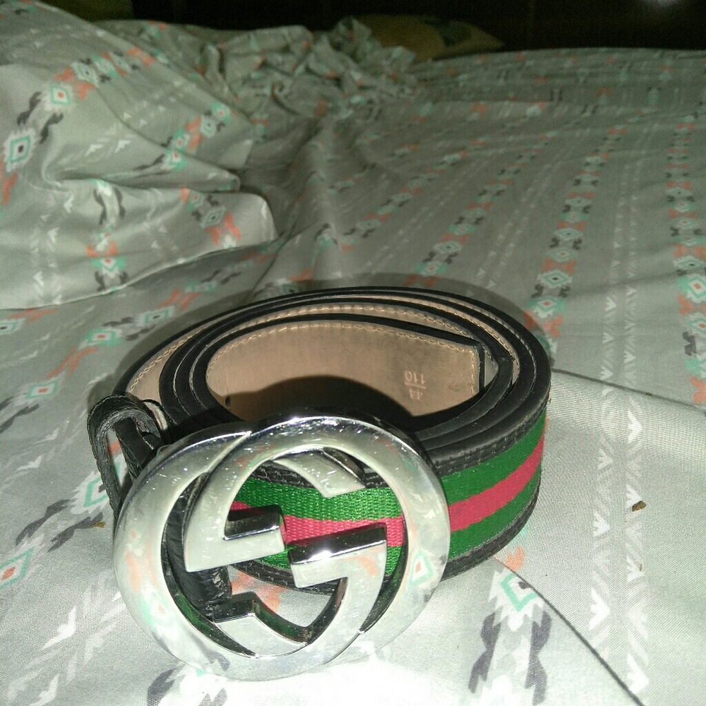 A gucci belt