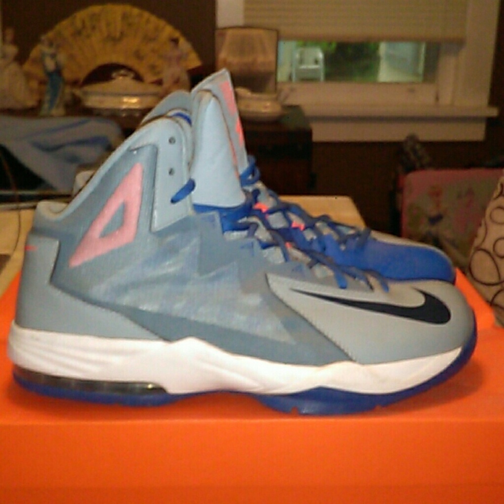 Mens Nike Air max Stutter step2 sneaker size 10.5